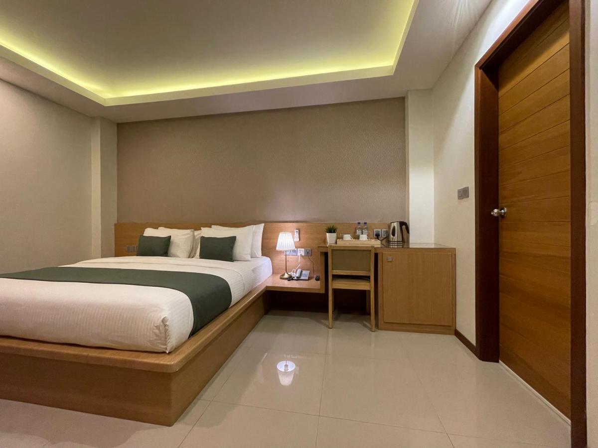 Huvan Beach Hotel At Hulhumale Exterior foto
