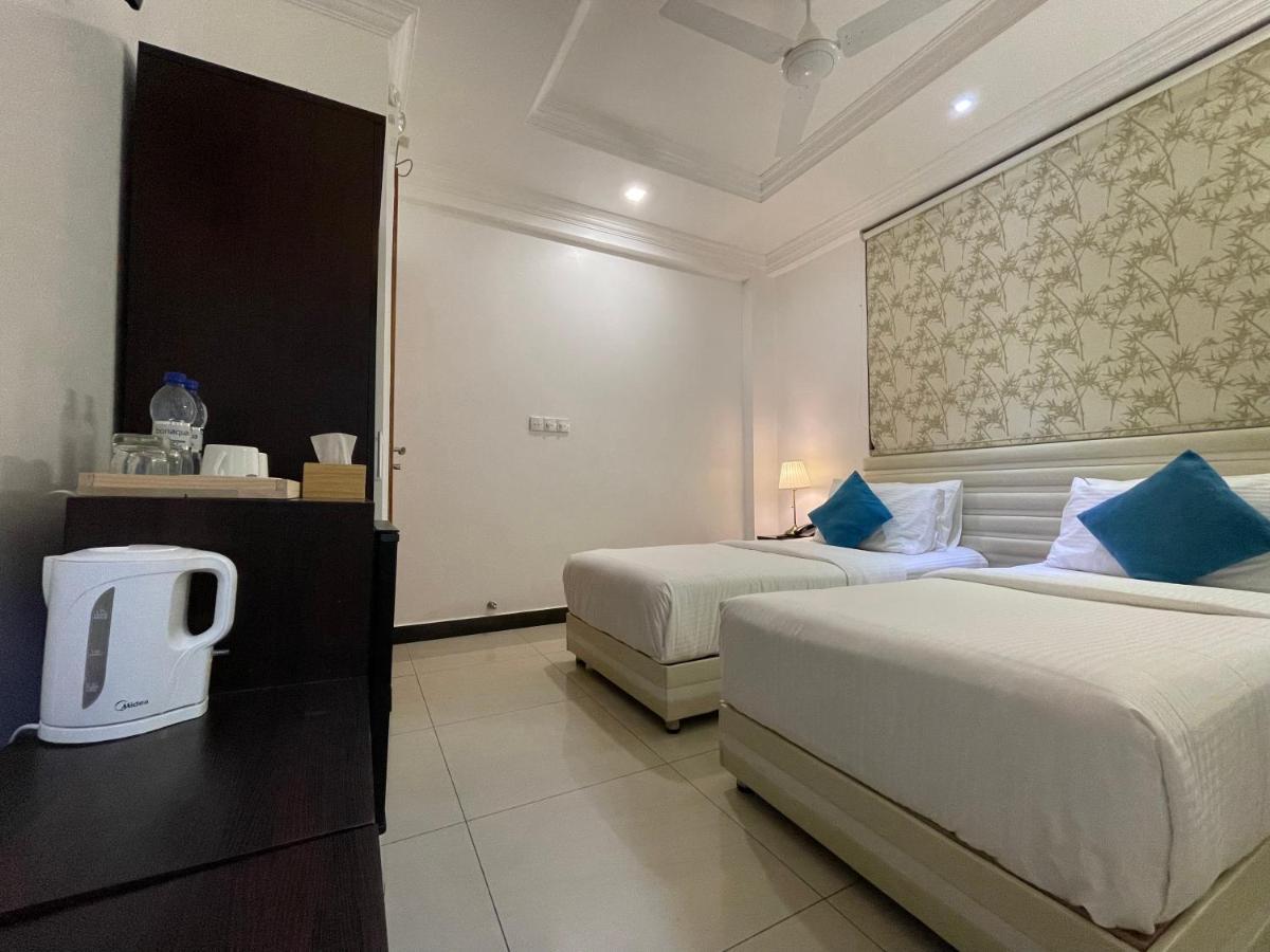 Huvan Beach Hotel At Hulhumale Exterior foto