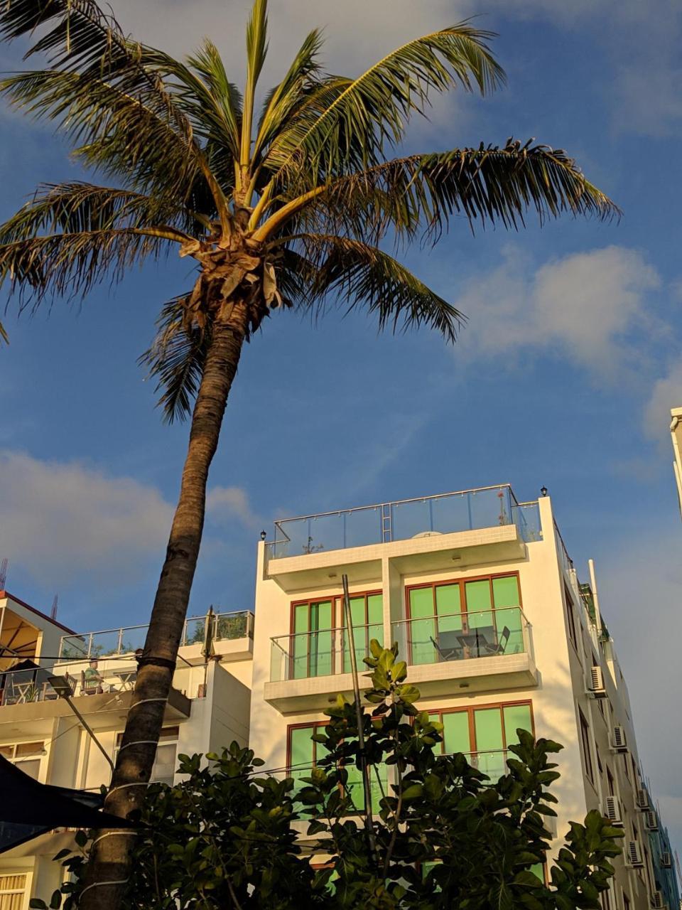 Huvan Beach Hotel At Hulhumale Exterior foto